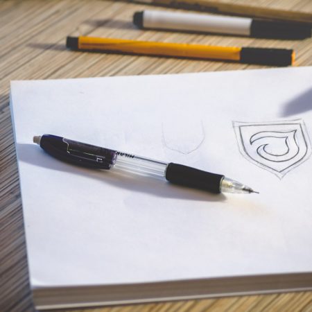 What are the 10 things a good logo design should have?